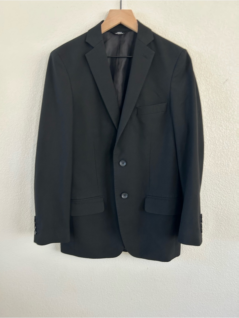 Men's Black Two-Button Suit Blazer